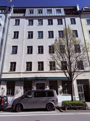 Altbau Flair und City - Leben in  Toplage Maxvorstadt, ca. 85 qm, Balkon, stilvoll saniertes Anwesen