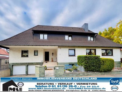 Zwei Doppelhaushälften mit Außenpool und Gartenparadies in einem gewachsenen Wohngebiet