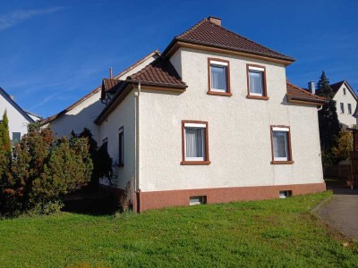 älteres 2-Familienhaus mit Scheune auf 979 m² Grundstück in zentraler Lage von Reutlingen