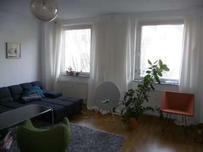 Ehrenfeld, Thielenstr., ruhige Einbahnstraße, 2 helle Zimmer