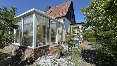 Gestalten Sie Ihr Traumhaus: Einfamilienhaus mit Wintergarten und Garten in Brehna