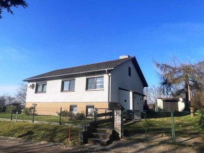 Haus mit Einliegerwohnung und großem Grundstück nahe der A11