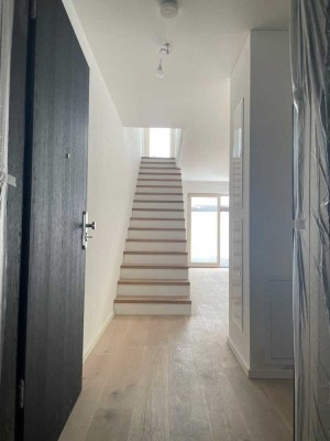 Germering-Harthaus-außergewöhnliche Maisontte-3-Zi. Whg. mit EBK - ab 1. Nov.