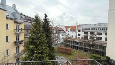 Denkmal - Stilaltbau: charmante 3 Zimmer, 3. OG mit Südbalkon - optional möbliert -