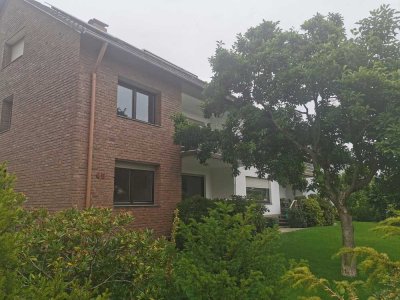Exklusive Dachgeschoss-Wohnung–frisch saniert,lichtdurchflutet und mit gehobener Ausstattung