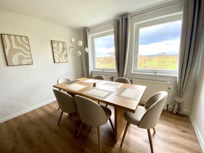 Traumhafte 100 QM-Wohnung mit spektakulärem Fernblick: Geschmackvoll möbliert