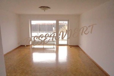 !!RESERVIERT!! Vermietung // 3-Zimmerwohnung mit großen Balkon und einem Kfz.-Außenstellplatz