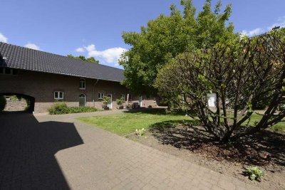 1,5 Zimmerdachgeschoßwohnung in zentraler Lage von Grevenbroich