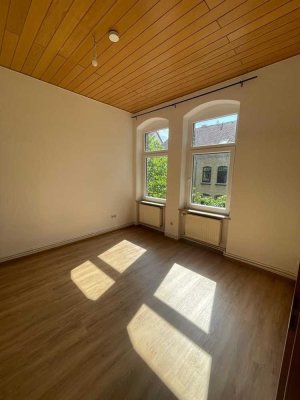 Schöne Wohnung mit Einbauküche im  2. Obergeschoss