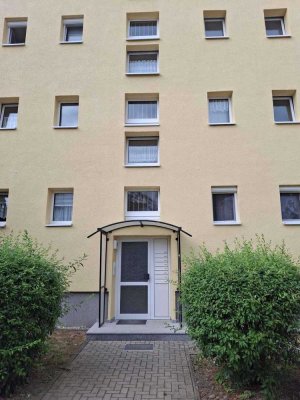 Helle Drei-Zimmer Eigentumswohnung mit Balkon und PKW-Stellplatz