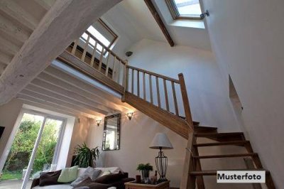 Einfamilienhaus mit Garage