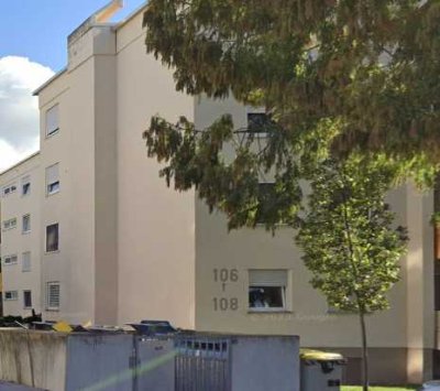 Großzügig geschnittene 3 Zimmer Wohnung im Erdgeschoß - nur mit Wohnberechtigungsschein für mind. 3