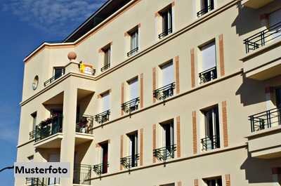 Freistehendes Mühlen-/Wohngebäude mit Balkon