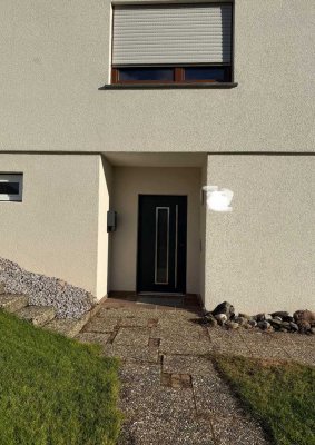 Gepflegte 4-Zimmer Wohnung mit Terrasse, Gartenanteil und Garage in Murg-Niederhof