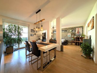 Großzügige und gepflegte Maisonette-Wohnung mit Terrasse, Garten und 2 Carport-Parkplätzen