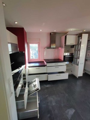 Gehobene 3-Zimmer Wohnung + Küche in Ludwigshafen!