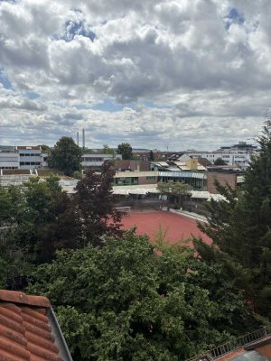 Lichtdurchflutete Maisonetten Whg. im Herzen von Sindelfingen