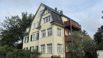 Bestlage am Weißen Hirsch, ruhiges und schönes Wohnen in romantischer DG-Wohnung