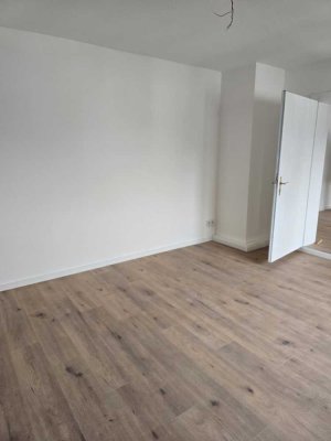 helle und große 4 Zimmer Wohnung mit Garten und Stellplatz Engstlatt