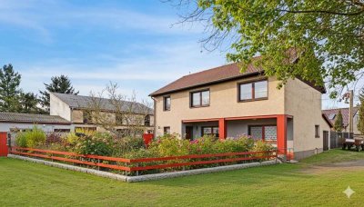 Zweifamilienhaus mit großem Garten