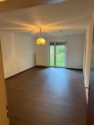 Erstbezug nach Sanierung mit Terrasse: attraktive 3-Zimmer-Wohnung in Bad Orb