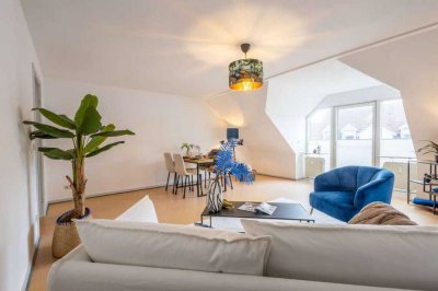 Gemütliche Wohnung im Dachgeschoss mit Balkon und moderner Küche