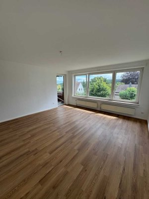 Frisch sanierte 2,5-Zimmer-Wohnung mit Balkon & Garage – 83 m² Wohlfühlfläche in ruhiger Lage
