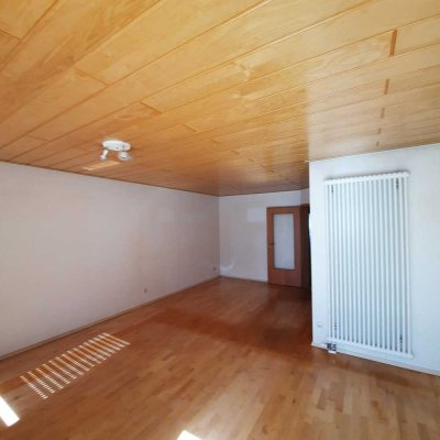 1 EG Zimmer (30m²) in  4er Frauen WG (teilmöbliert Wintergarten), Warmmiete 380€