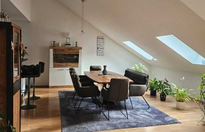 Traumhafte Dachgeschosswohnung mit Fernblick und hoher Wohnqualität in direkter Waldrandlage in Quie