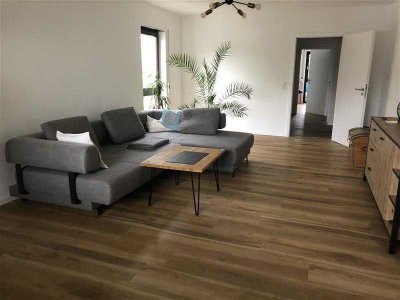 Helle hochwertige 3,5-EG-Wohnung mit EBK in ruhiger Wohnlage