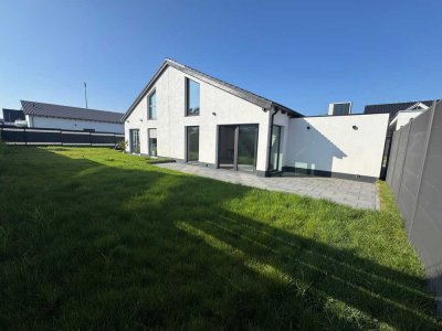 Neubau 2025 - Erstbezug! Modernes und Energieeffzientes Haus in Toplage an der NL Grenze!