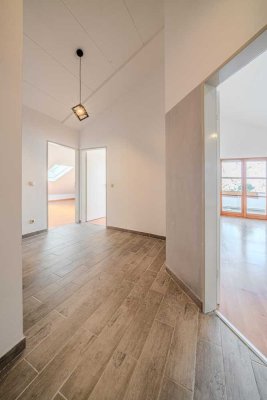 Geschmackvolle 3-Zimmer-Dachgeschosswohnung mit Balkon in Geretsried