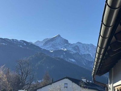 sonniges Apartment mit Parkett, Bad und Küche mit Fenster, Stellplatz, ruhig und zentral!