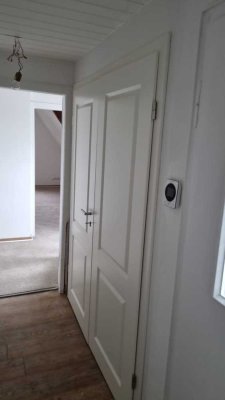 Vollständig renovierte 3-Raum-Dachgeschoss-Wohnung