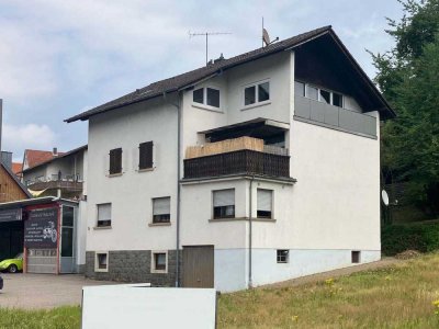 Sanierte 4-Zimmer-DG-Wohnung mit Balkon in Mörlenbach