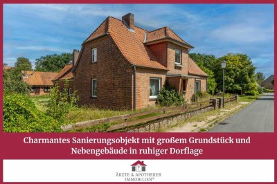Charmantes Sanierungsobjekt mit großem Grundstück und Nebengebäude in ruhiger Dorflage!