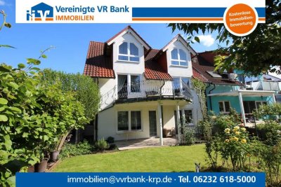 Hochwertig ausgestattetes Zweifamilienhaus