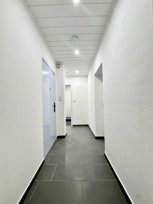 Renoviert & bezugsfertig!! Charmante DG-Wohnung mit Einbauküche