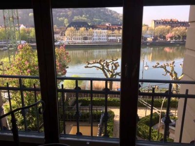 Traumlage,Terrasse mit Schloßblick,2 Etagen, komplett möbl.+Garage          Klavier , Himmelbett