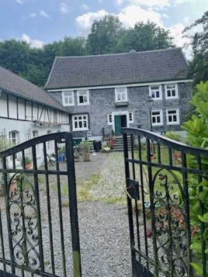 Reichshof Denklingen,  detailverliebtes Fachwerkhausensemble´ in herrlicher Lage mit hohem Wohnwert