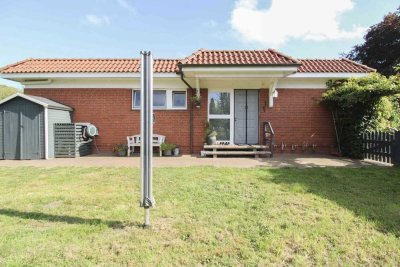 Ihr neues Zuhause: Charmanter Bungalow mit Traumgrundstück im Herzen von Hemmoor