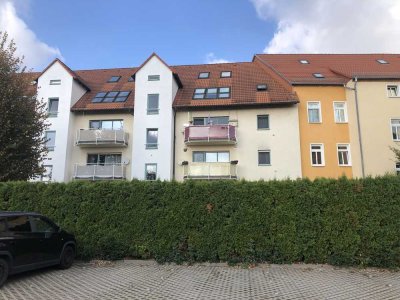 Attraktive und modernisierte 2-Zimmer-Dachgeschosswohnung mit geh. Innenausstattung in Schkeuditz