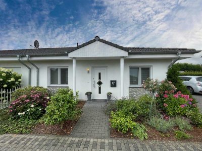 Moderne, barrierefreie Doppelhaushälfte im Bungalow-Stil