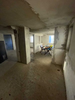 Freistehendes Einfamilienhaus mit großer Scheune in 74861 Neudenau-Herbolzheim