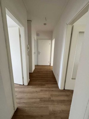 Sanierte 4-Zimmer-Wohnung mit Balkon im Erdgeschoss in beliebtem Wohngebiet