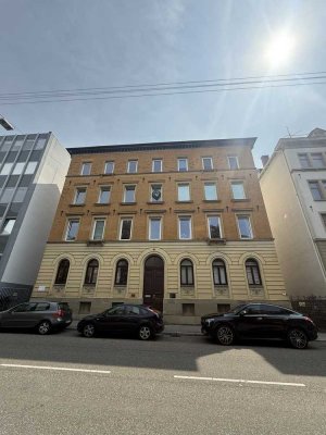 Provisionsfrei - kernsanierte 3-Zimmerwohnung in Denkmalgeschützen Haus