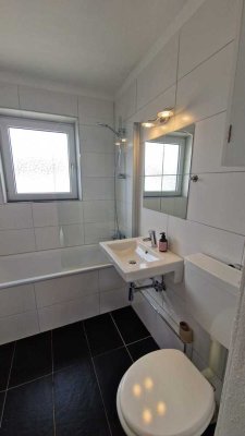 Gut geschnittene 3 Zimmer Wohnung mit Traumblick in den Aaperwald Ddorf-Rath