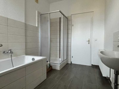 Mitten im Zentrum und dennoch ruhig - TOP gepflegte 2-Raum-Wohnung