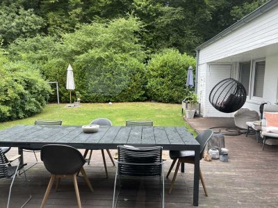 Exklusiver Bungalow in Schwalbach - Leben auf einer Ebene mit schönem Garten