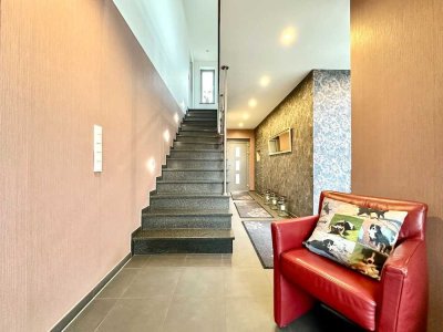 Architektenhaus und Mehrfamilienhaus auf großem Grundstück in gefragter Wohnlage
